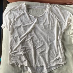 Nike Dri-Fit Mess Top, size L
